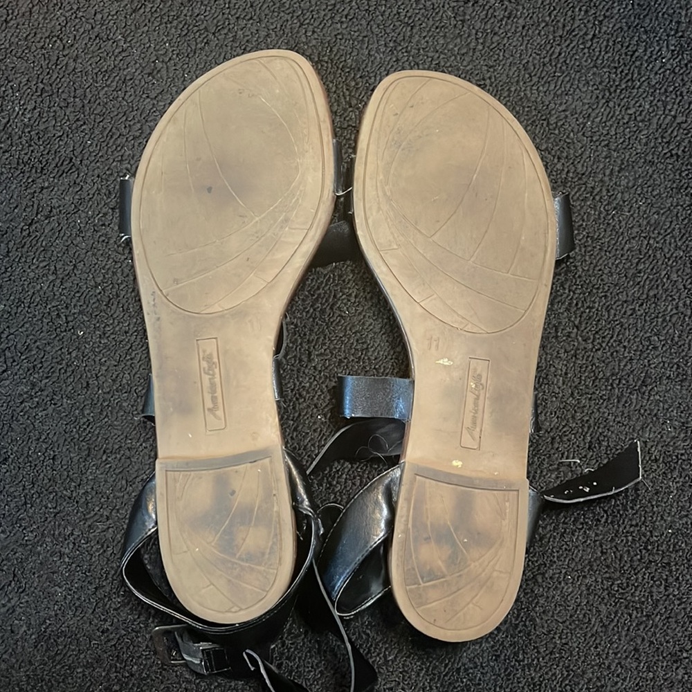 Cross strap sandals - Picture 5 of 6
